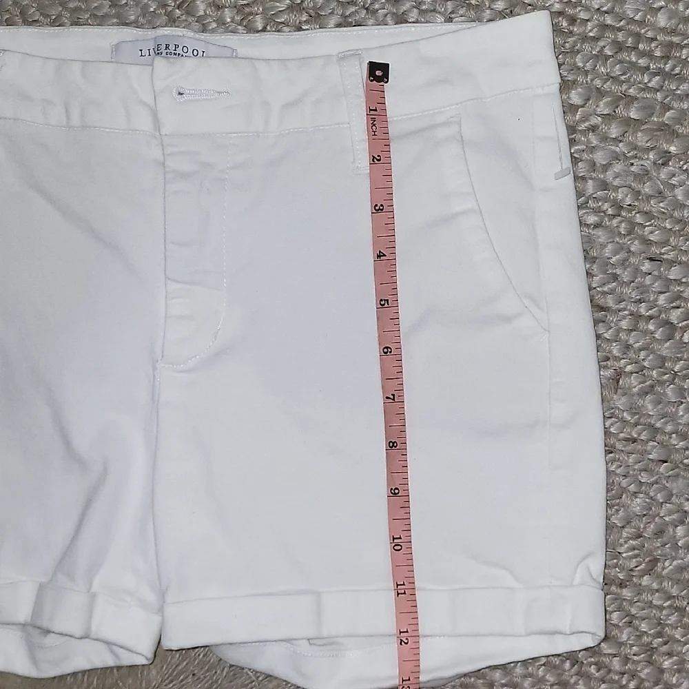 Liverpool White Summer Shorts Women's Size 8 29 Cuffed Mid Rise Classic cotton